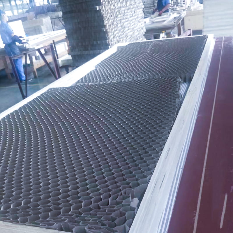 LM135 Paina oven liima puun oven kokoonpanoon